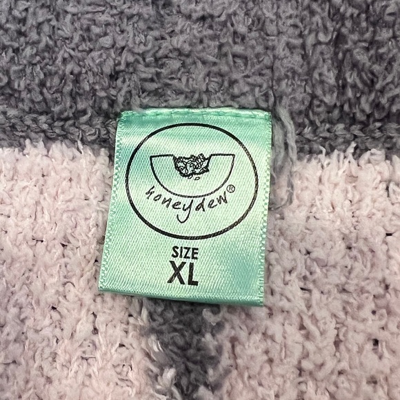 Honeydew Intimates Gray and Cream Knit Fabric - Picture 8 of 9